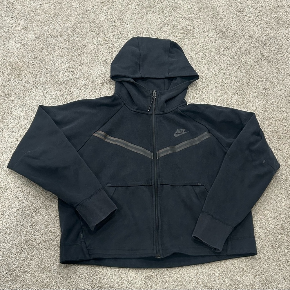 Nike Women’s Cropped Tech Fleece Hoodie – Medium